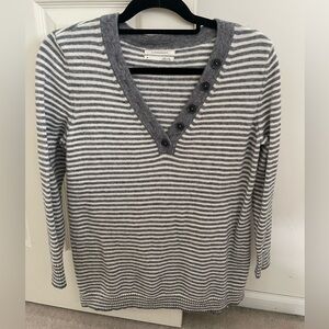 Anthropologie Gray and White Striped V-Neck Sweater Sz M
